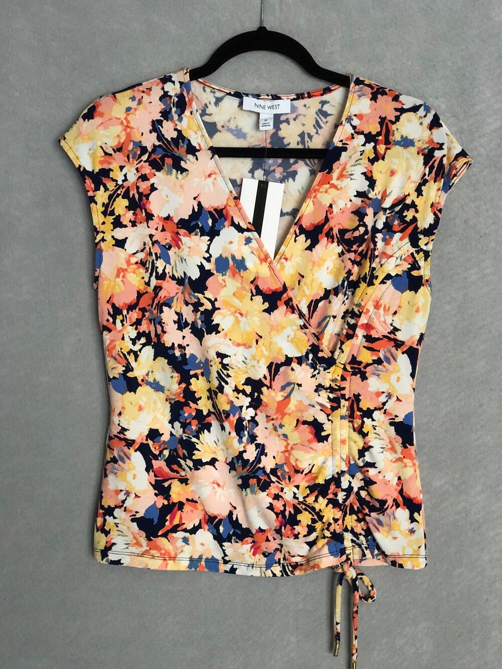 Nine West Sleeveless Top V-Neck in Tiger Lily Women's Medium NEW